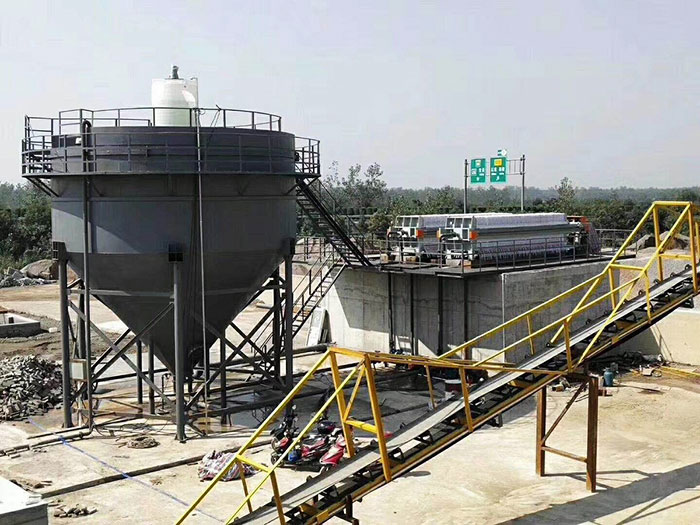 壓濾機(jī).jpg 壓濾機(jī).jpg